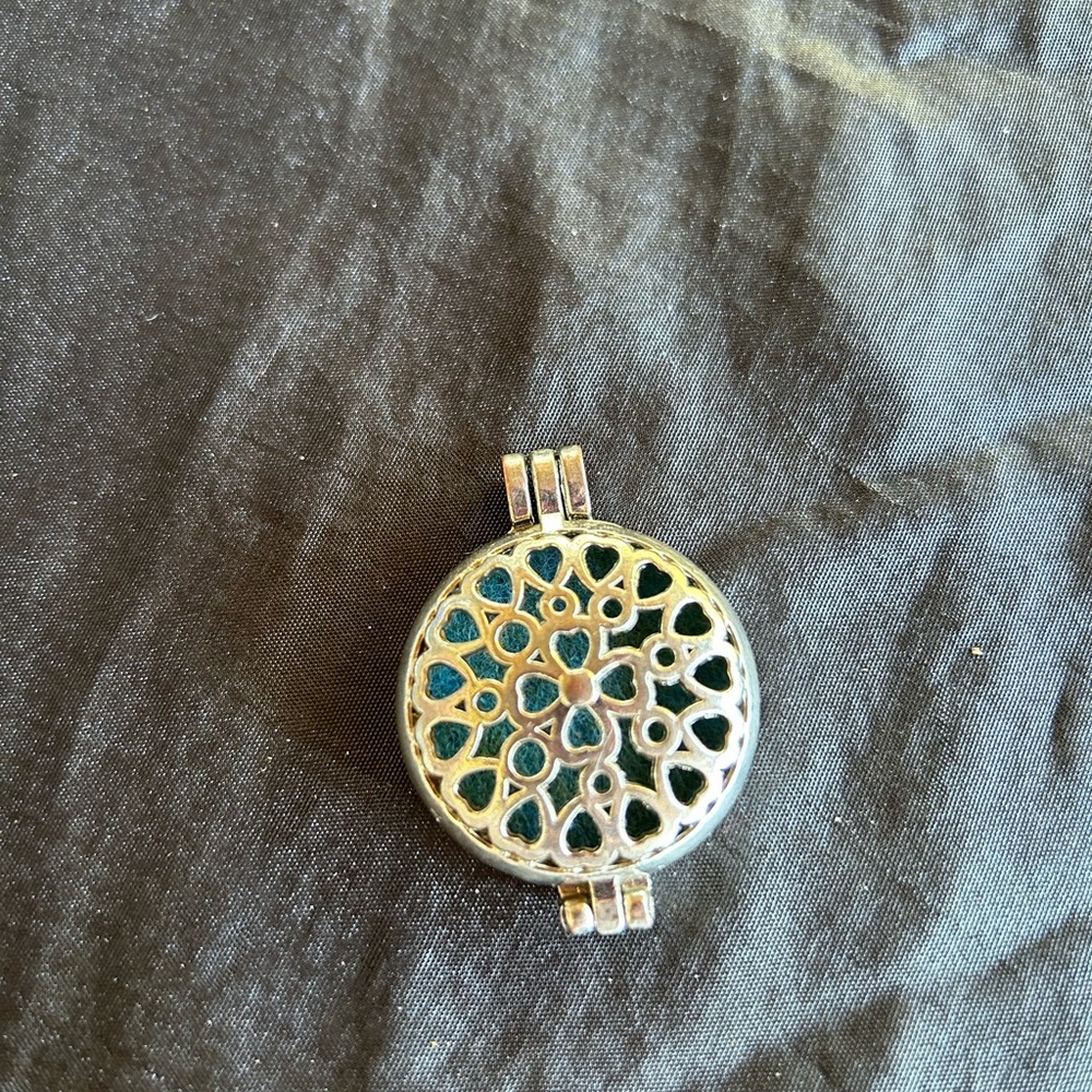 Aromatherapy necklace no chain
